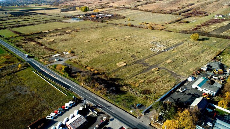A fost semnat contractul pentru realizarea parcului industrial la Aleșd