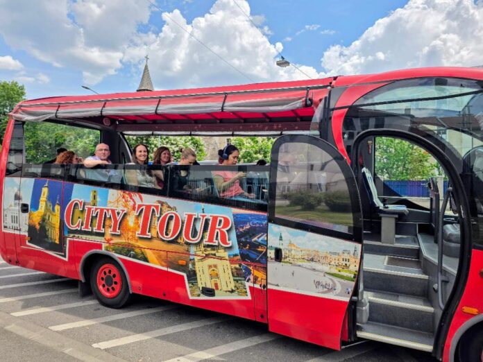 aurtobuz turistic oradea