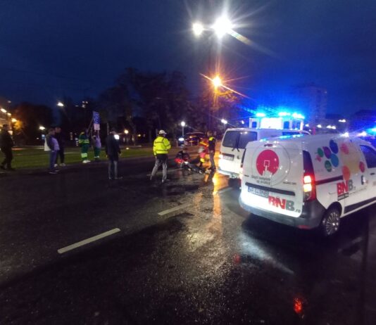 Apel la 112 la ora 17:42: accident cu un pieton în Centrul Civic din Oradea Accident cu un pieton în Centrul Civic din Oradea, la ieșirea din pasaj, lângă Podul Dacia